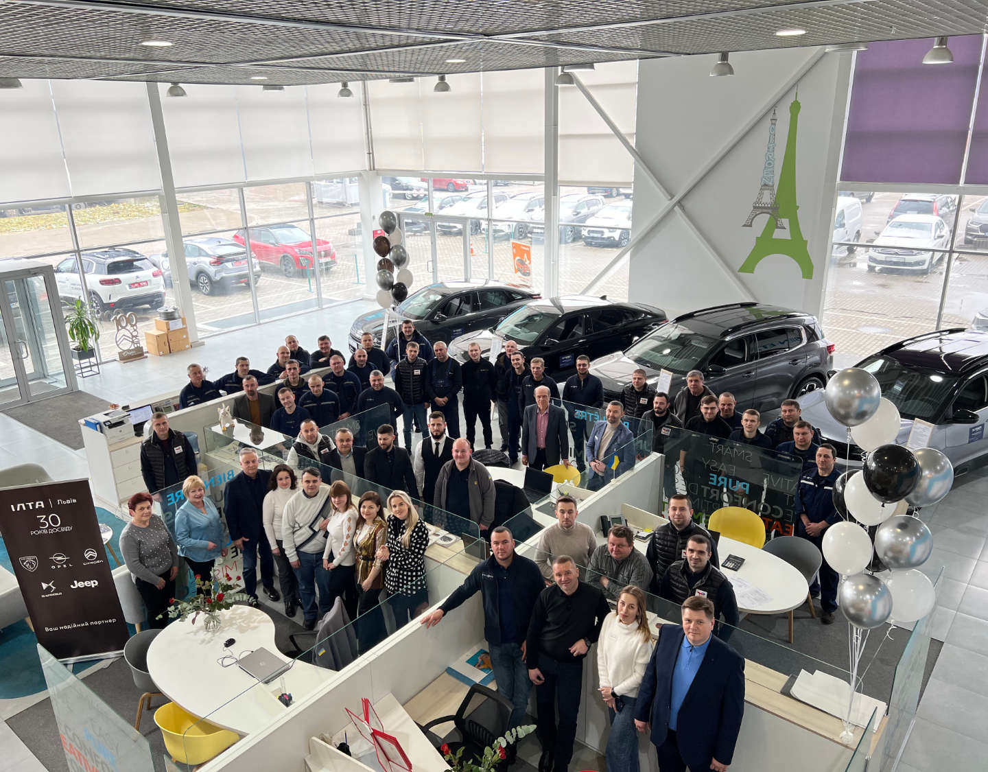 Колектив автосалону Citroën «Ілта Львів» на Городоцькій, 288 у Львові